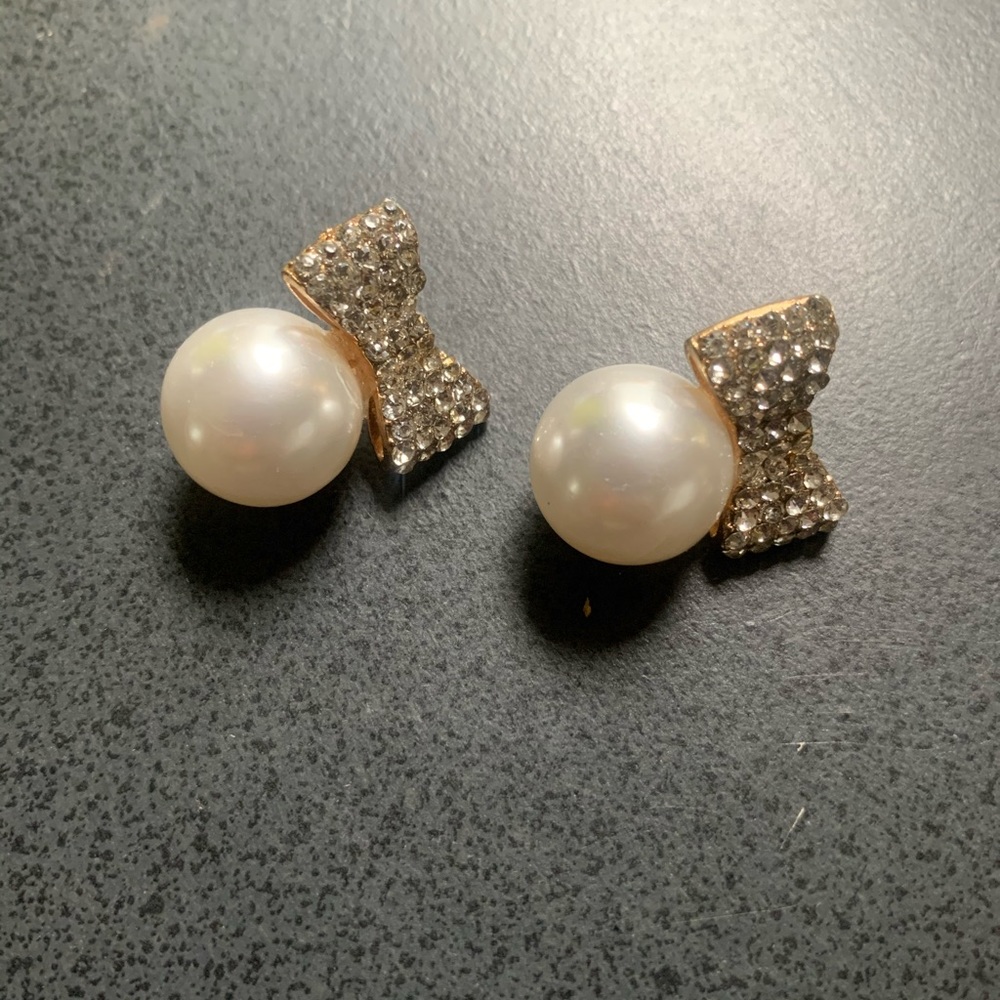 Sparkly Bow Earrings